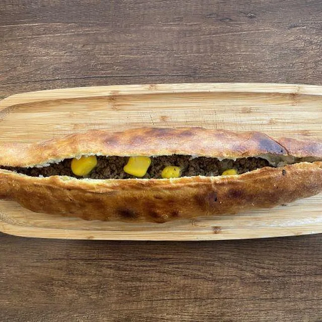 Beşikdüzü Ege Pide kıymalı kaşarlı pide