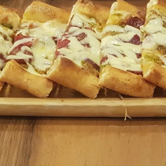 Beşikdüzü Ege Pide kuşbaşılı kaşarlı pide